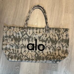 ALO Yoga Camouflage Tote Bag